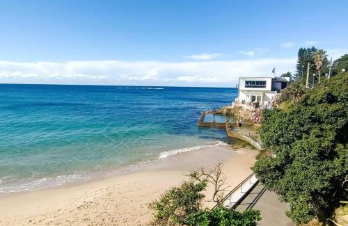 Coogee Apartment | Watch The Sunrise Over Coogee 2 Bedrooms+Garage