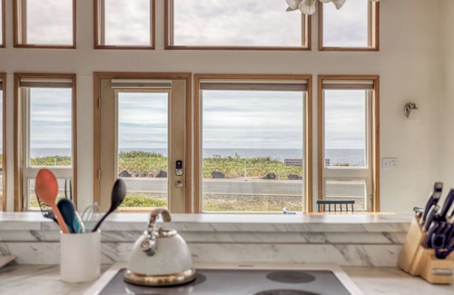 Yachats House | Watch the Waves Crash from this Ocean View, Dog-Friendly Home!