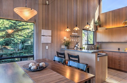 Sea Ranch House | Watch the waves crash in the distance