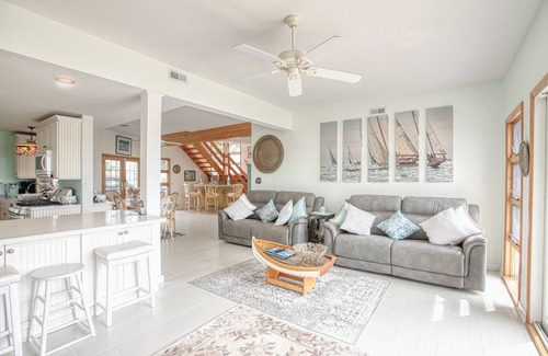 Mystic Island House | Waterfront + Rooftop + Beach Gear + 3100 SQFT