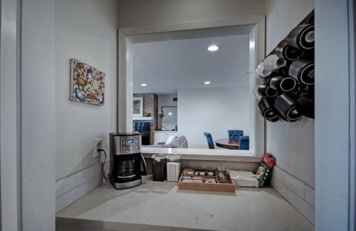 Flowood House | Water Access 6BR/3BA w/Porches & Room for 14