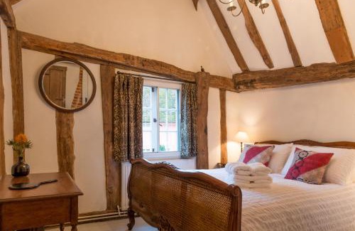 Ipswich House | Water Cottage, a perfect ancient House in Suffolks prettiest tiny village