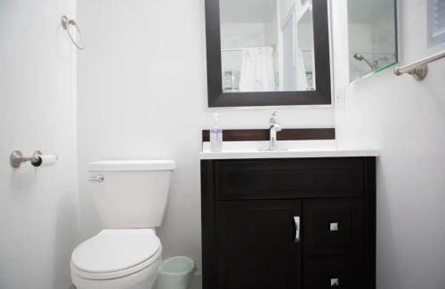 Belmont Shore Apartment | Water Front Belmont Shores Get away !