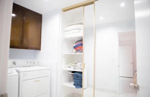 Belmont Shore Apartment | Water Front Belmont Shores Get away !