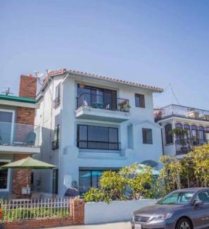 Belmont Shore Apartment | Water Front Belmont Shores Get away !