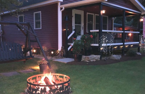 Ashville Cottage | Water front cottage