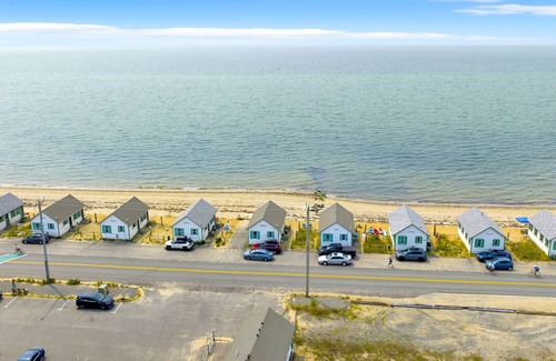 North Truro Cottage | Water Front Days Cottage #15 (2255)