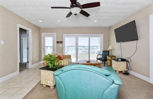 Willoughby Spit House | Water Front Delight On The Bay Home