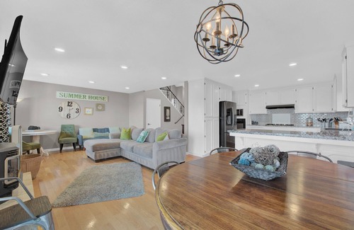 Discovery Bay House | Water front home minutes to fast water