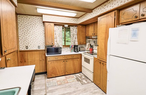 Empire Cottage | Water Front on Little Glen Lake