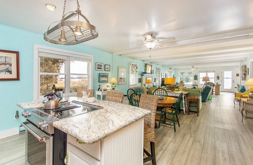 Chestertown House | Water Front Retreat - Sunrise and Sunset Water Views - Lots of Amenities