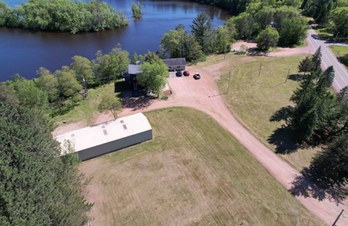 Mosinee RV Rental | Water front South RV site right on the lake.
