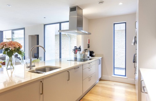 Somerford Keynes House | Water Garden 3, Lower Mill Estate 5 bed, roof terrace, sleeps 10, Spa Pool