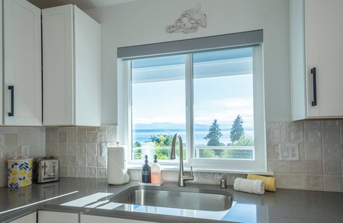 Freeland House | Water & Mountain Views: Escape to Whidbey Island!
