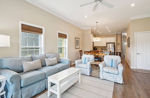 Waters Edge House | Water's Edge 83 - Comfy Cool - Pool - River Views - Close to Everything - Beautifully Updated