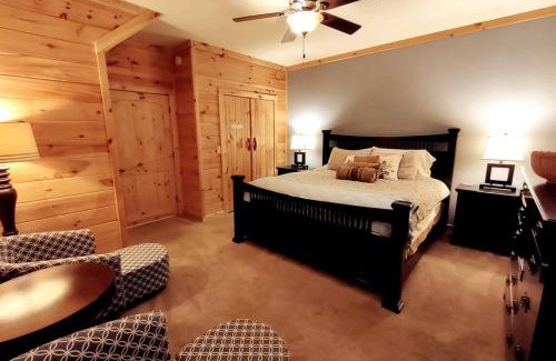 Bryson City House | Water's Edge ~ Covered Porch w/Deep Creek as your Backyard Haven