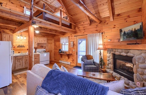 Logan Cabin | Water's Edge | Hocking Hills
