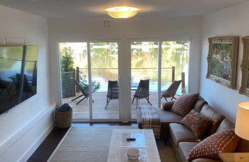 Lake Wylie Cottage | Water's Edge Lakefront Escape On Lake Wylie!