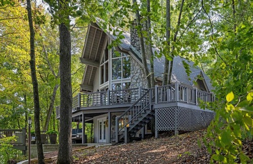Winchester House | Water's Edge-Lakefront Cabin W/Dock, Views, Etc.