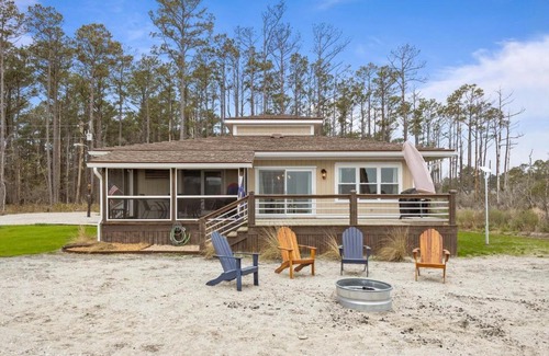 Smyrna House | Water's Edge Retreat home