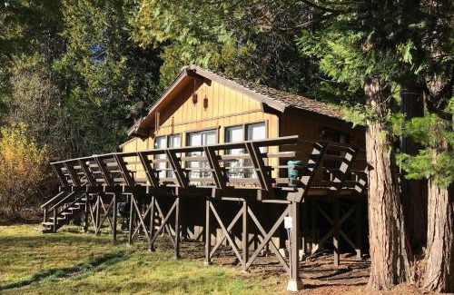 Sierra Cedars House | Water's Edge Retreat