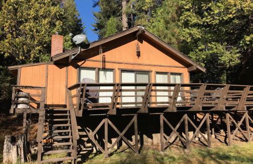 Sierra Cedars House | Water's Edge Retreat