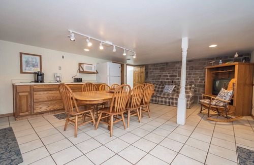 McHenry Cottage | Water's Edge