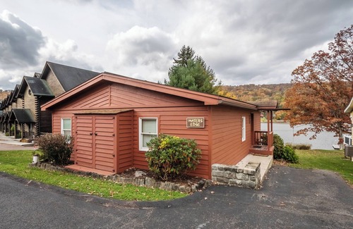 McHenry Cottage | Water's Edge