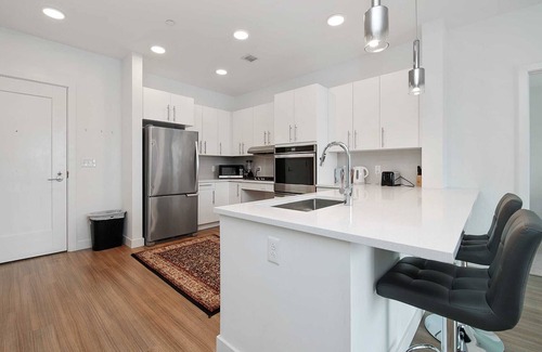 Boston Apartment | water view 2 bed 2 Bath Apartment
