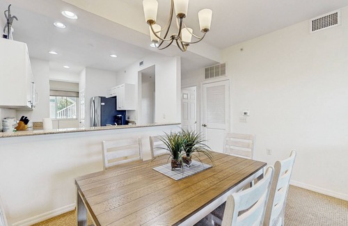 Naples Condo | Water view condo w/access to community amenities, wifi, & outdoor private patio