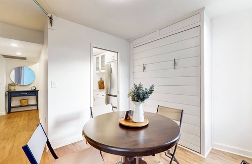 Eastport Condo | Water-view condo with rooftop pool & balcony - minutes from downtown