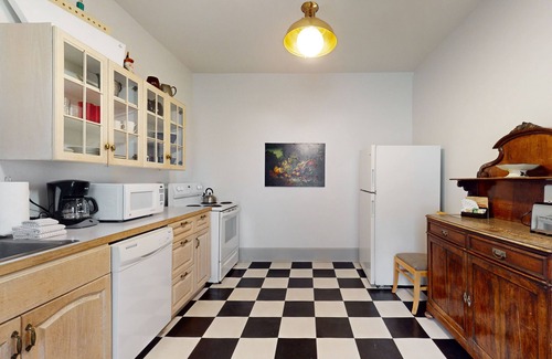 Coupeville House | Water view home with porch & fireplace, walk to Fort Casey SP & ferry
