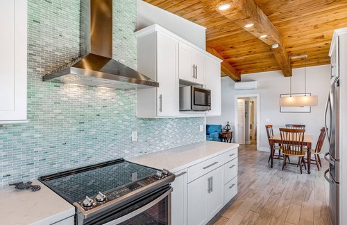Lower Matecumbe Beach House | Water-view house with private dock, washer/dryer & grill - snowbird-friendly