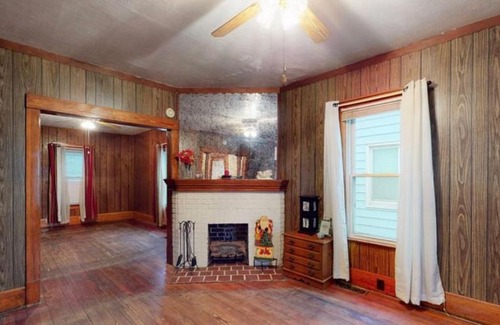 Hillsville Apartment | Water view point independent