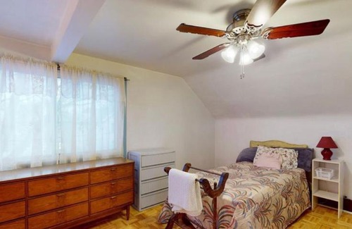 Hillsville Apartment | Water view point independent