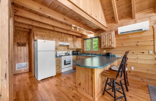 Bar Harbor Cabin | Water-View Three-Bedroom Cabin in Bar Harbor. Close to Acadia National Park & Downtown | Sleeps 10