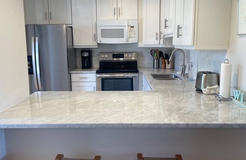 Venice Condo | Water View Updated 2-Bedroom Condo in Venice