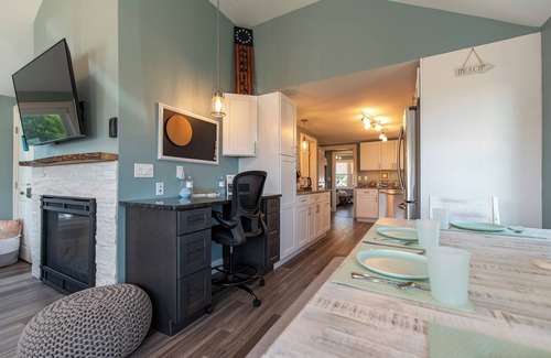 Portsmouth House | Water Views from nearly Every Room! 3BR 3BA Luxury in Portsmouth RI
