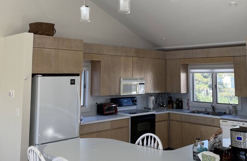 Groton Long Point House | Water views, work/live, 5BD/2.5BA, Pets Welcome in Groton long Point!
