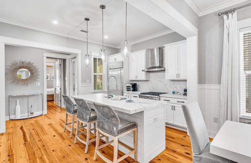 Forest District House | WATERCOLOR ACROSS FROM POOL! 4/4 SLEEPS 10! 6 SEATER GOLF CART!