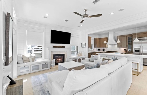 Watercolor House | WaterColor! Carriage House, Pool, LSV, Bikes! Next to Camp WaterColor Waterpark!