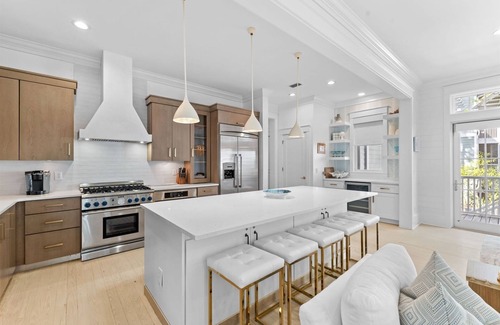 Watercolor House | WaterColor! Carriage House, Pool, LSV, Bikes! Next to Camp WaterColor Waterpark!