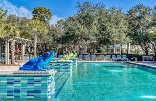 Sand Hill Apartment | Watercolor/Golf Cart/Heated Pools/Bikes