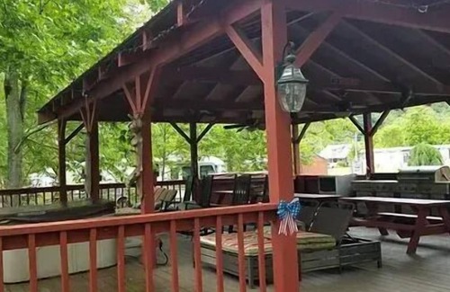 Cosby Cabin | Waterfall Cottage on the River