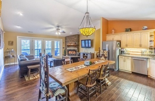 Cullowhee House | Waterfall Escape: Cashiers, Glenville & Highlands