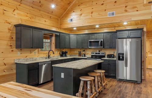 Rocky Grove House | Waterfall + Swimming Hole | Fire Pit & Hot Tub