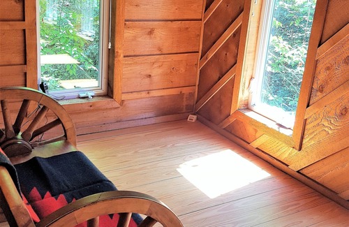 Deer House | Waterfall Wilderness Retreat Bordering the Ozark National Forest