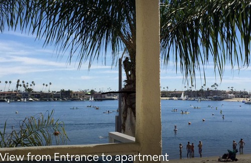 Belmont Shore Apartment | Waterfront 1 bdrm upstairs, w garage, King bed, desk, view deck, 31 nt min