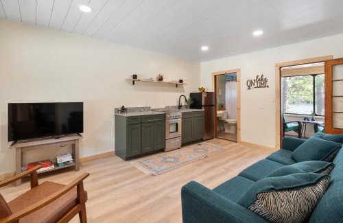Holderness House | Waterfront 2 bed 2 bath (Suite 2)