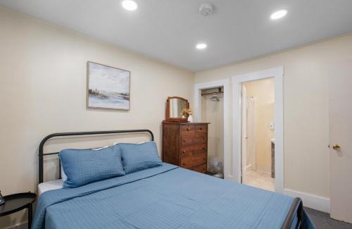 Holderness House | Waterfront 2 bedroom on Squam (unit 12)
